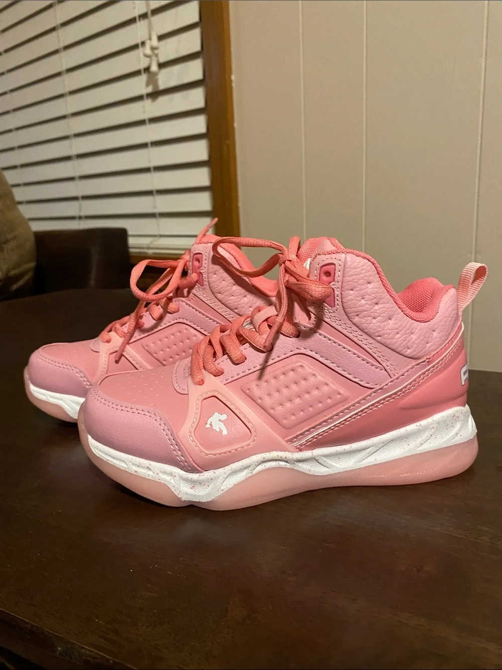 Girls AND1 sneaker size 1